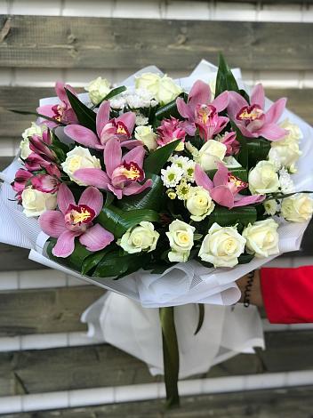 Букет цветов из: Розы и Хризантемы в Желябино