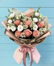 Букет цветов из:  Розы, Альстромерии и Лизиантусы в Желябино