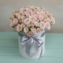 Цветочная композиция из Розы в шляпной коробке в Желябино