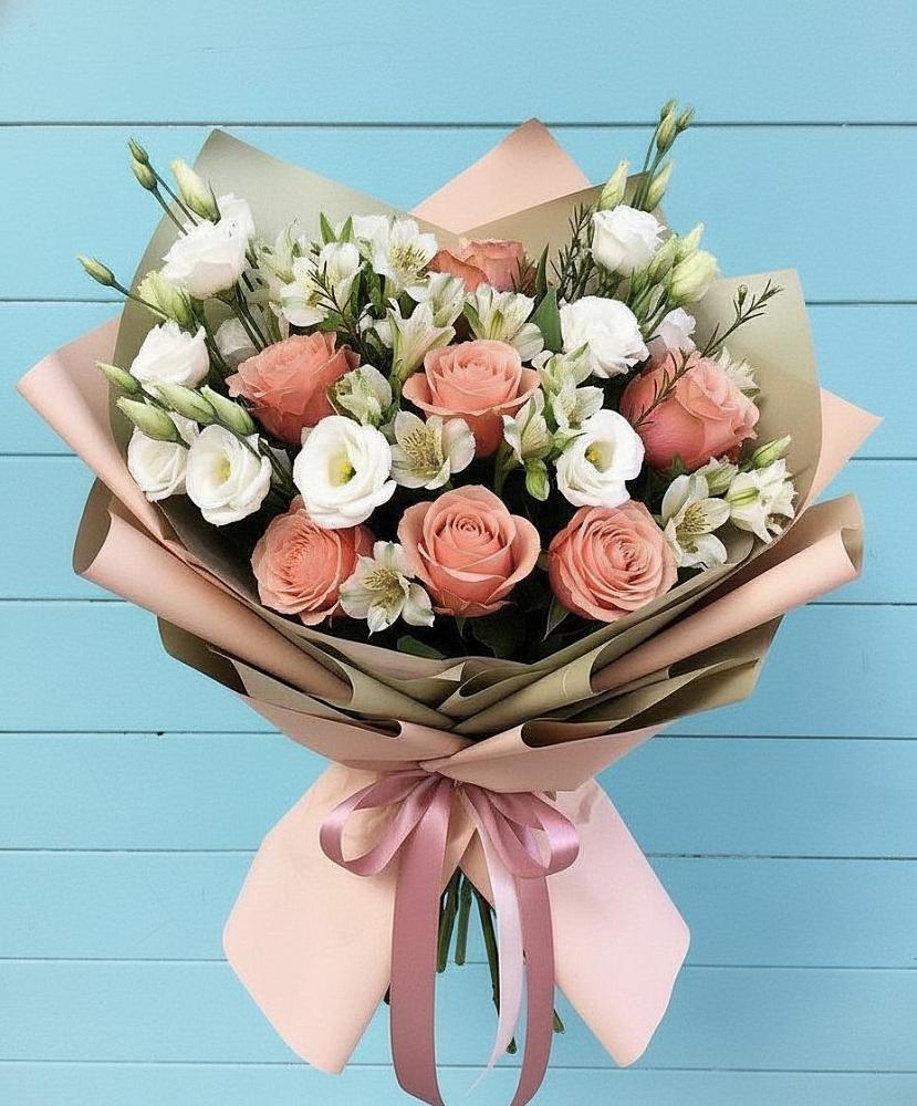 Букет цветов из: Розы, Альстромерии и Лизиантусы в Желябино