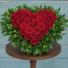 Цветочная композиция из Розы в виде сердца в Желябино