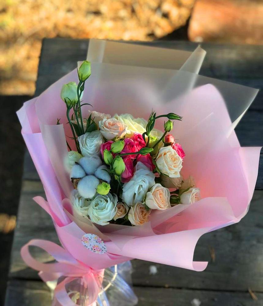 Букет цветов из: Розы и Лизиантусы в Желябино