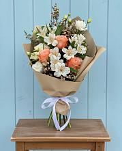 Букет цветов из:  Альстромерии, Лизиантусы, Розы и Хризантемы в Желябино