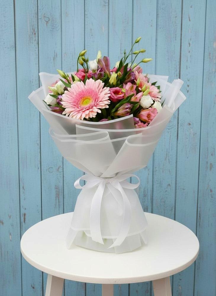 Букет цветов из: Герберы, Альстромерии и Лизиантусы в Желябино