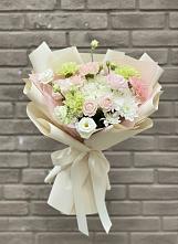 Букет цветов из:  Гвоздики, Розы, Лизиантусы и Хризантемы #REPLACE_PRED# Желябино
