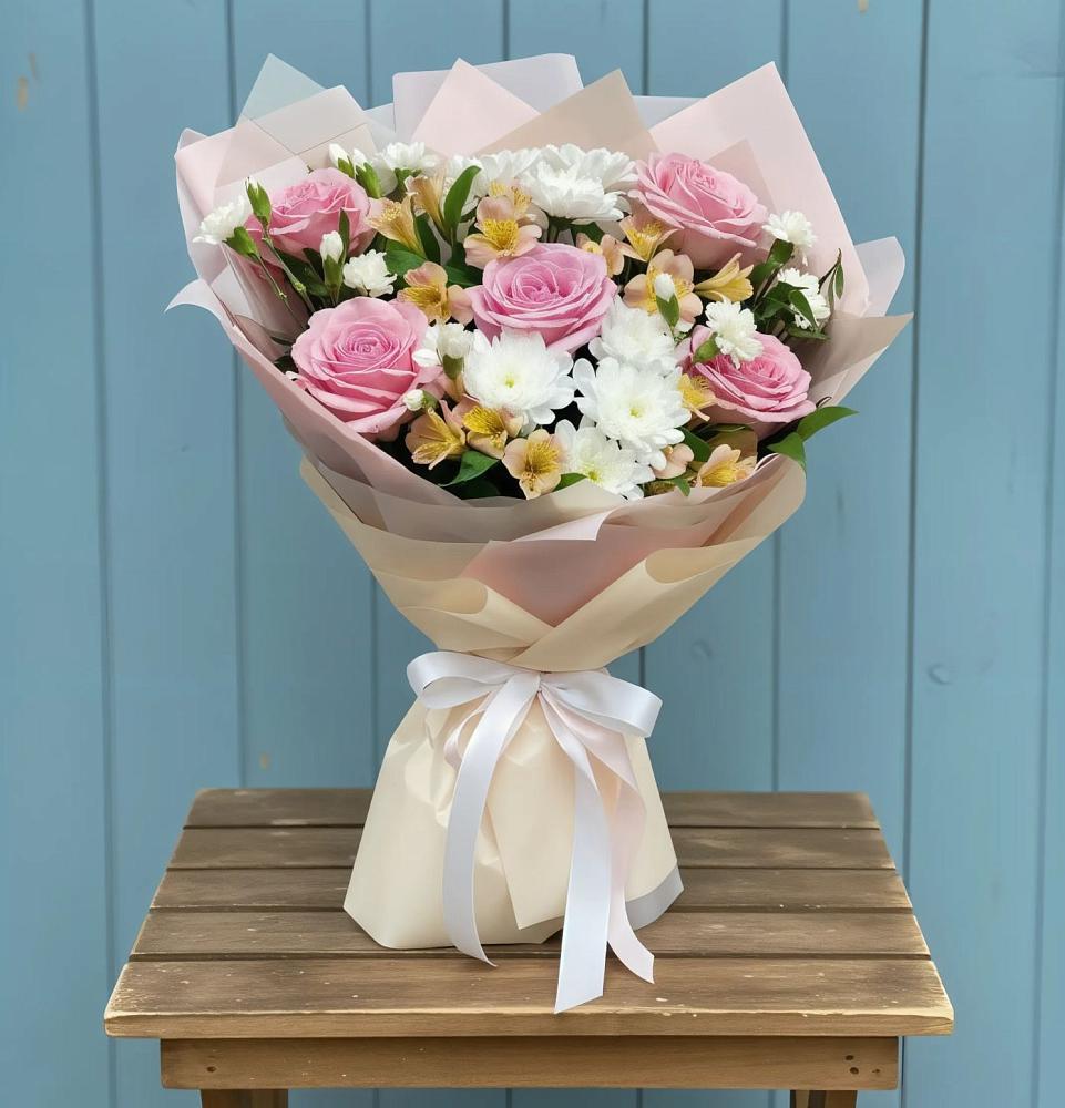 Букет цветов из: Гвоздики, Орхидеи и Розы в Желябино