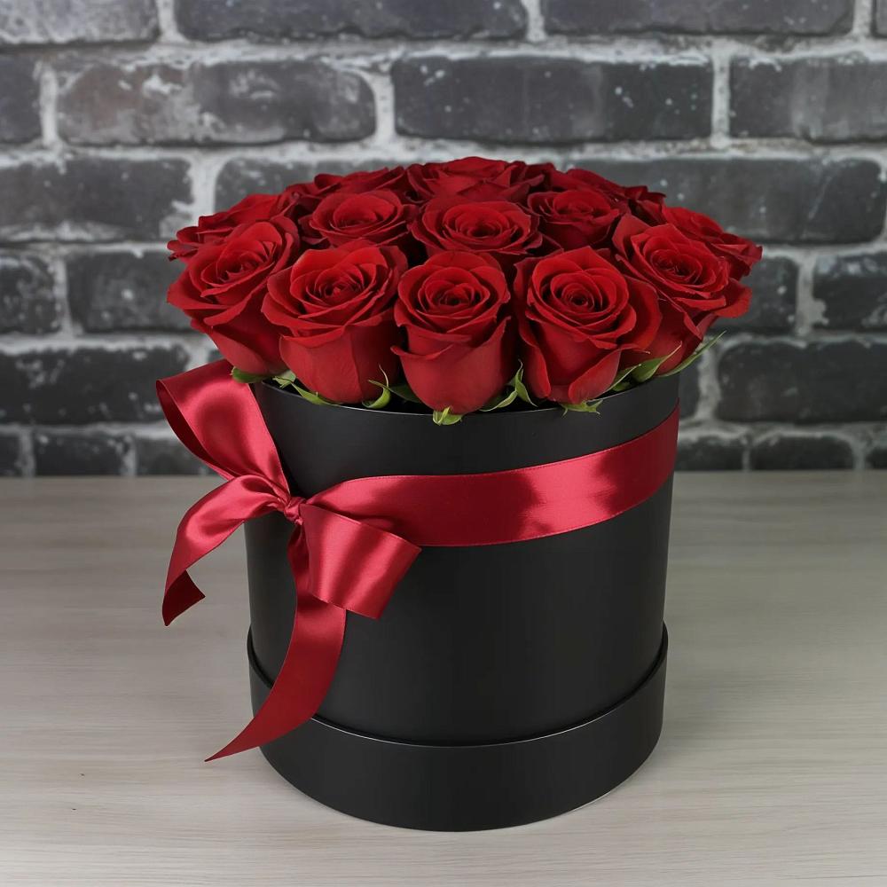 Цветочная композиция из Розы в шляпной коробке в Желябино