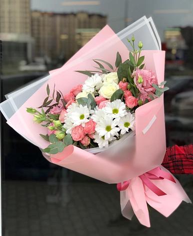 Букет цветов из: Розы, Лизиантусы и Хризантемы в Желябино