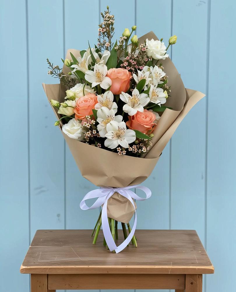 Букет цветов из: Альстромерии, Лизиантусы, Розы и Хризантемы в Желябино