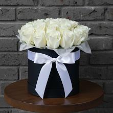 Цветочная композиция из Розы в шляпной коробке #REPLACE_PRED# Желябино