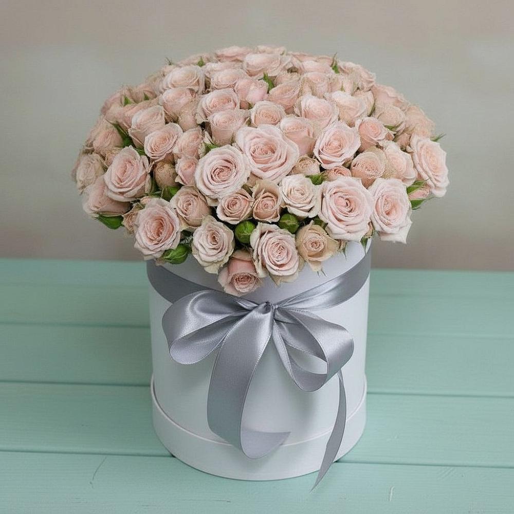 Цветочная композиция из Розы в шляпной коробке в Желябино